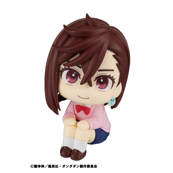 斜めから見たるかっぷモモ、赤いリボンとピアス