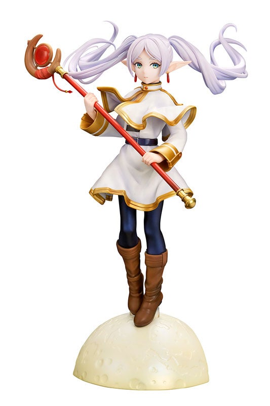 白背景で撮影されたフリーレン対アウラ戦フィギュアの全身