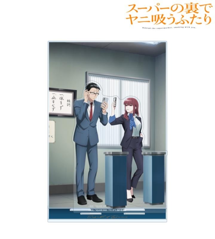 会社員衣装の佐々木&田山と背景のジオラマスタンド。